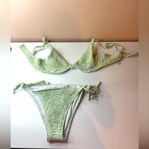 New condition Hollister, size small, color: light green & white, pattern is wavy